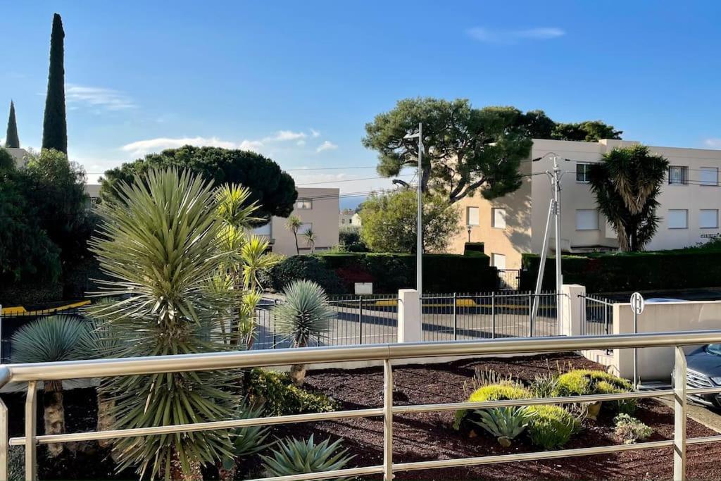 17 - Appartement Neuf, Parking Terrasse Et Jolie Vue 邦多勒 外观 照片
