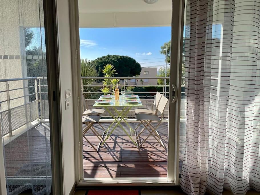 17 - Appartement Neuf, Parking Terrasse Et Jolie Vue 邦多勒 外观 照片