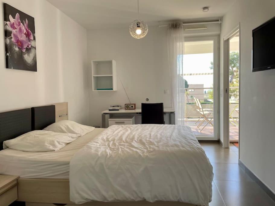 17 - Appartement Neuf, Parking Terrasse Et Jolie Vue 邦多勒 外观 照片